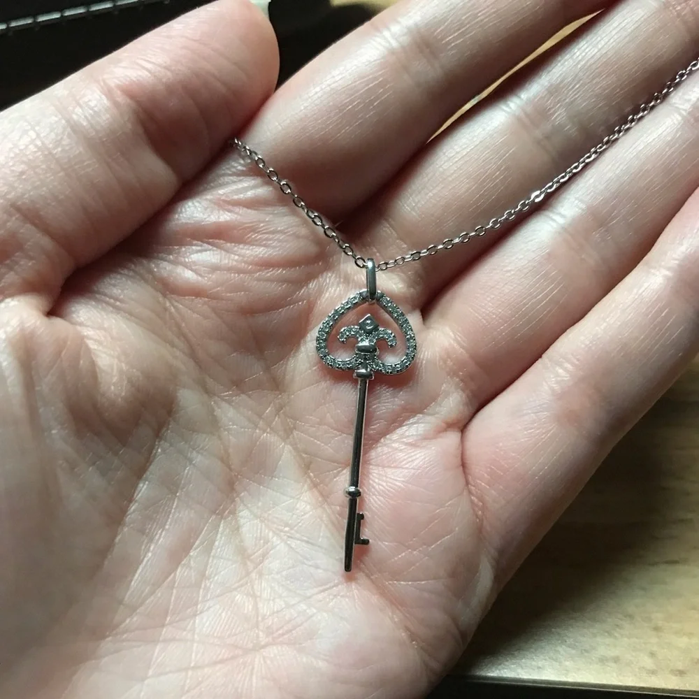 Key pendant chain necklace